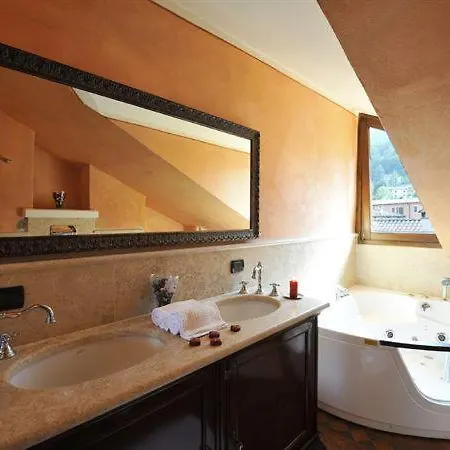Sleeps 13 Pool Menaggio